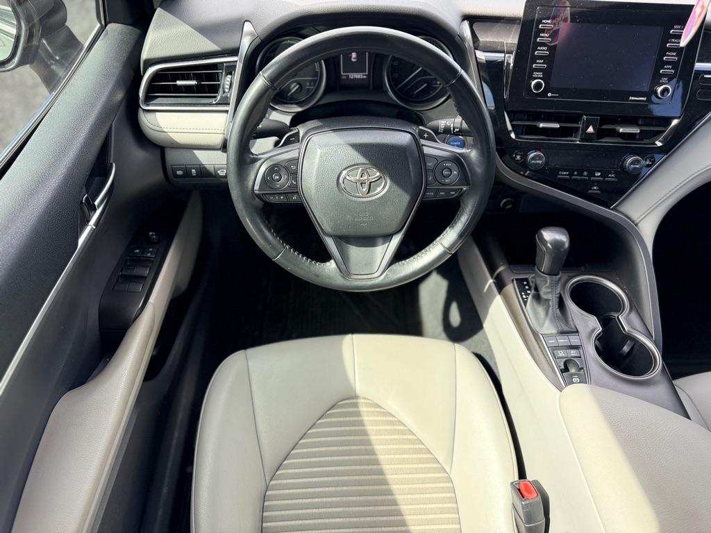 Toyota Camry Hybrid SE CVT (Natl) 2023