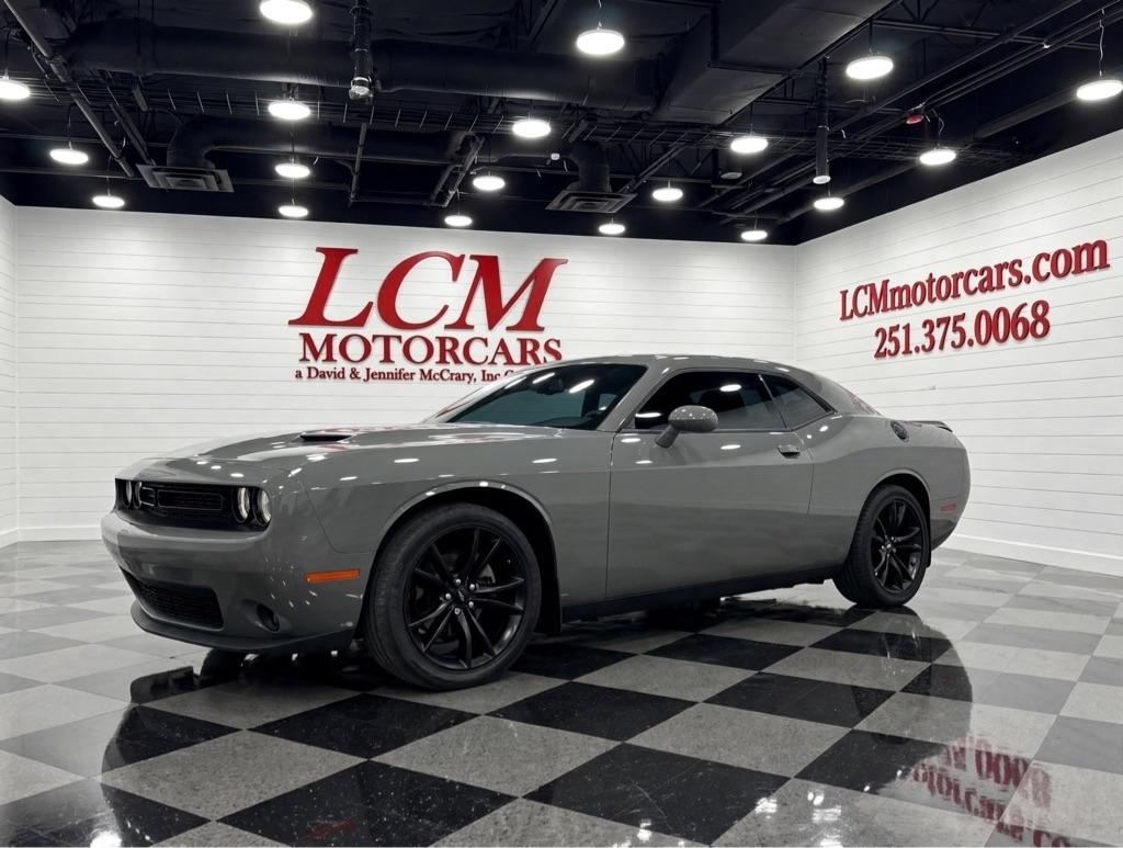Dodge Challenger SXT RWD 2018