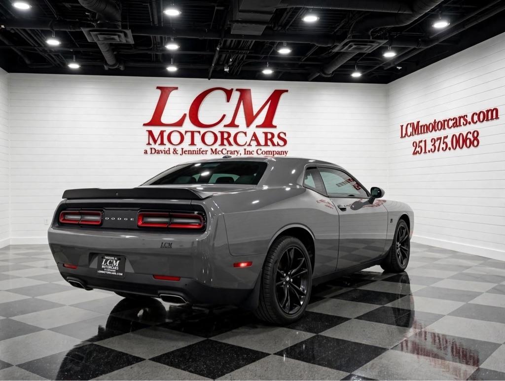 Dodge Challenger SXT RWD 2018