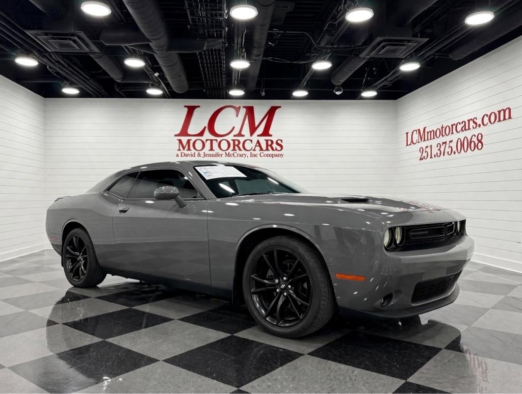 Dodge Challenger SXT RWD 2018