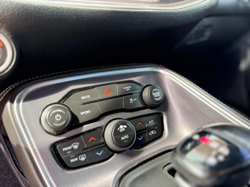 Dodge Challenger SXT RWD 2018