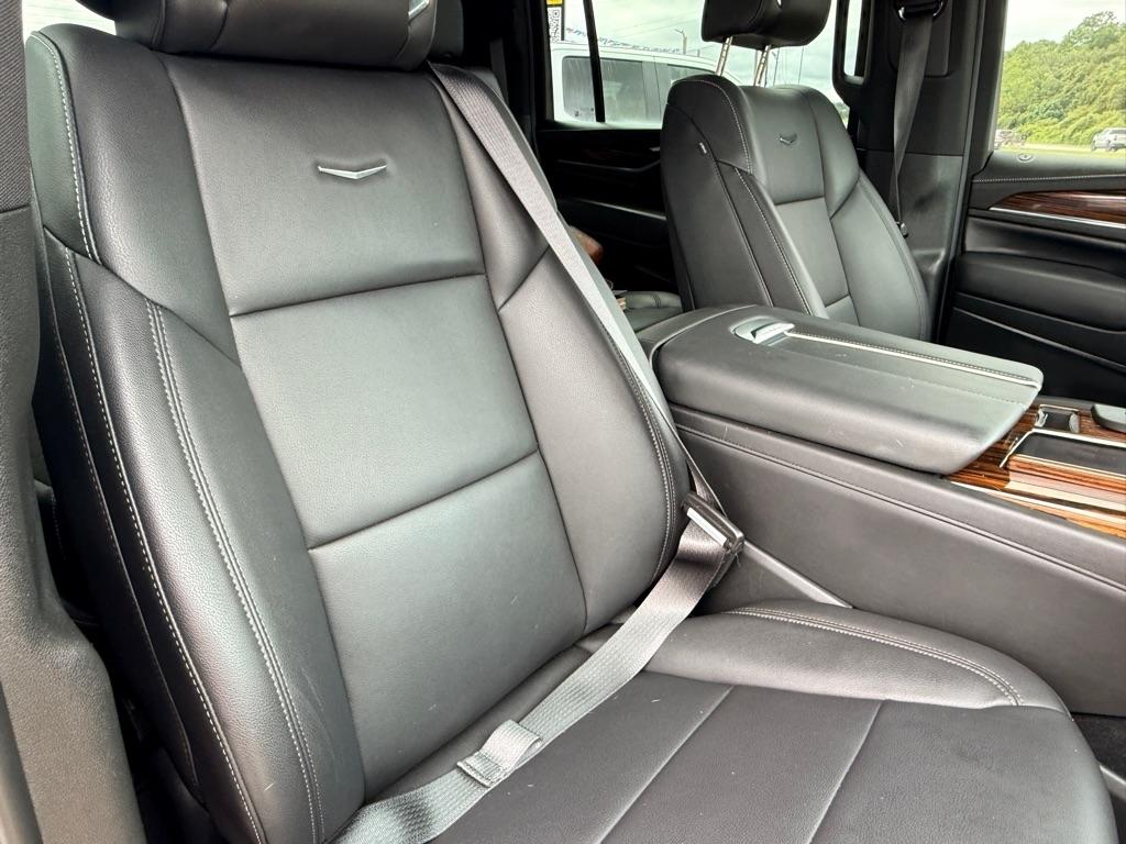 Cadillac Escalade ESV RWD 4dr Luxury 2023