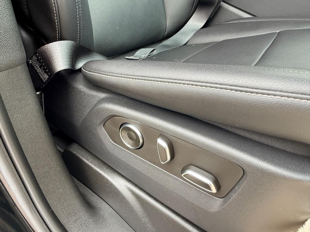 Cadillac Escalade ESV RWD 4dr Luxury 2023