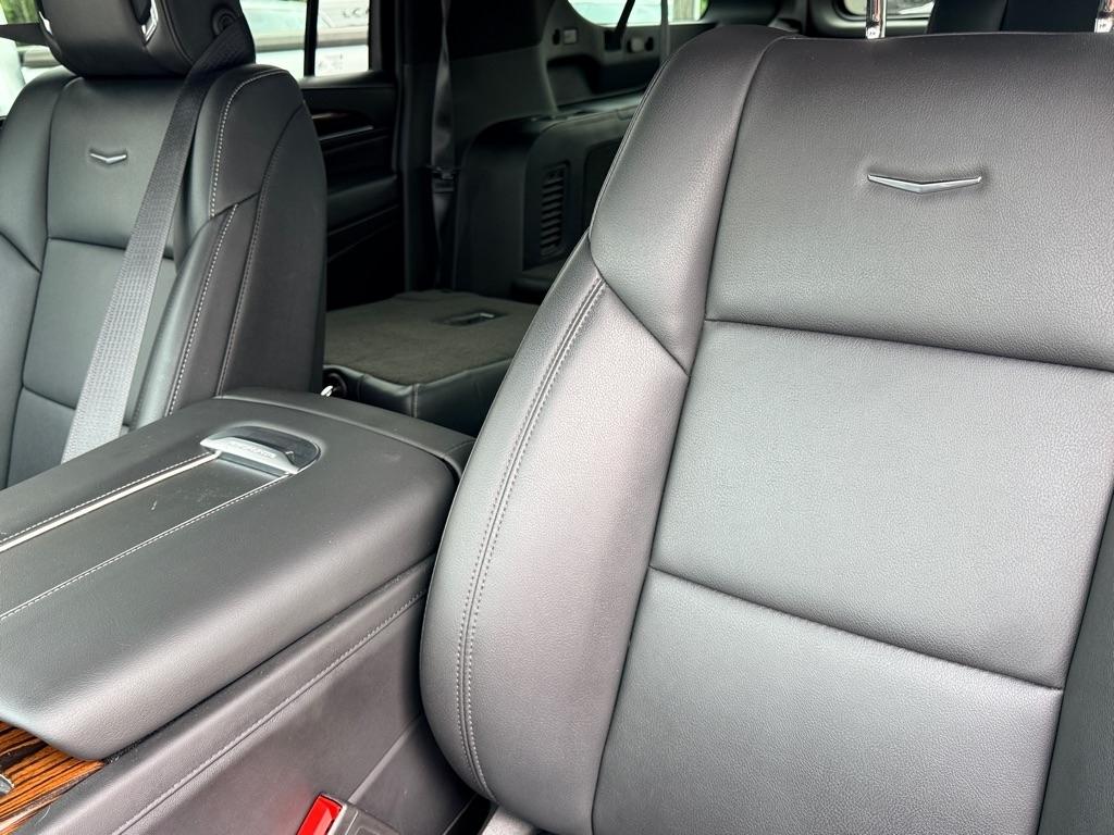 Cadillac Escalade ESV RWD 4dr Luxury 2023