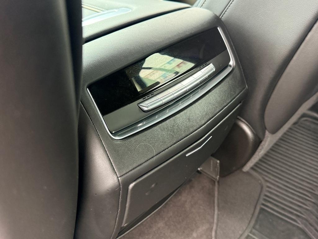 Cadillac Escalade ESV RWD 4dr Luxury 2023