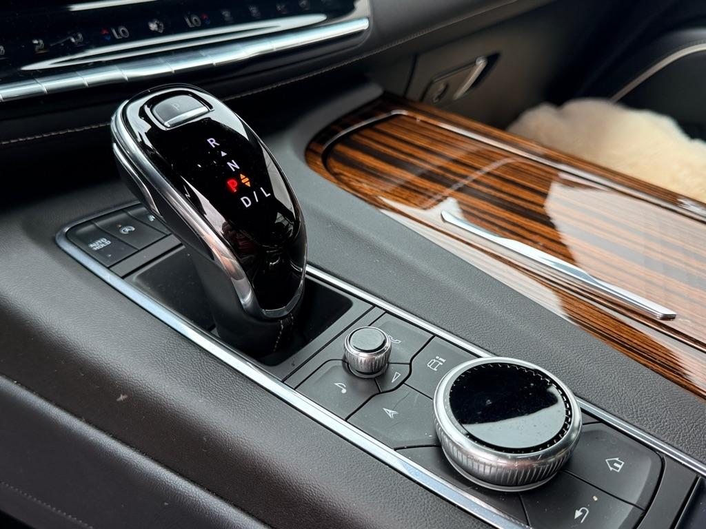 Cadillac Escalade ESV RWD 4dr Luxury 2023