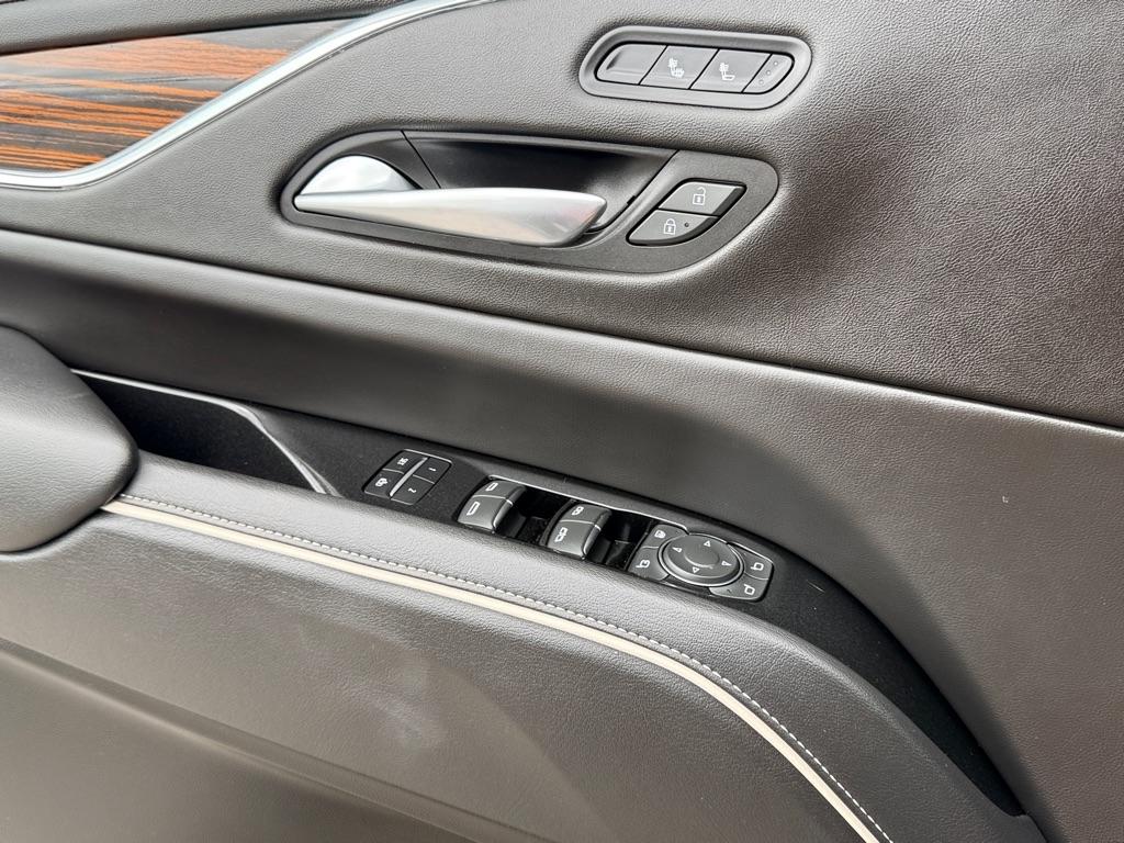 Cadillac Escalade ESV RWD 4dr Luxury 2023