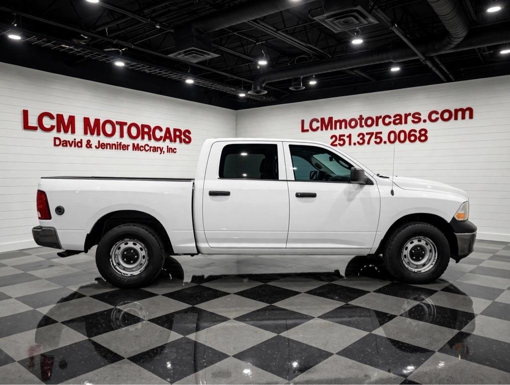 RAM 1500 4WD Crew Cab 140.5" ST 2011