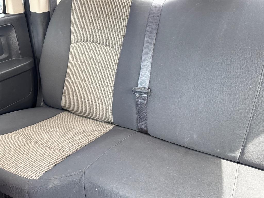 RAM 1500 4WD Crew Cab 140.5" ST 2011
