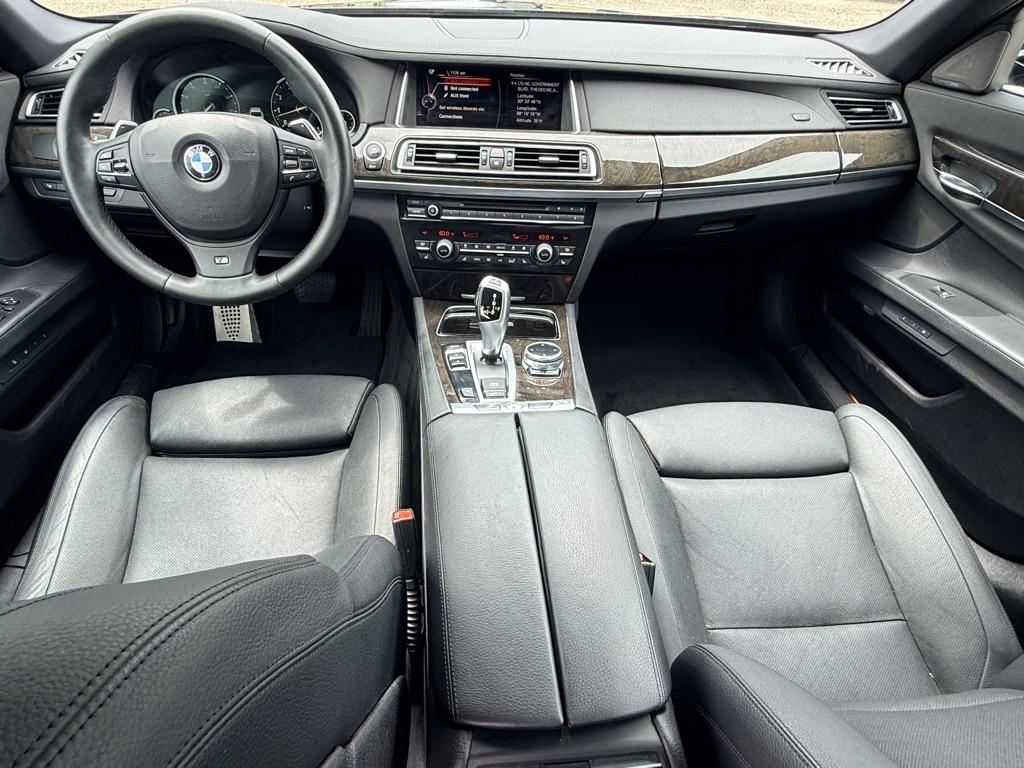 BMW 7 Series 4dr Sdn 740Li RWD 2015