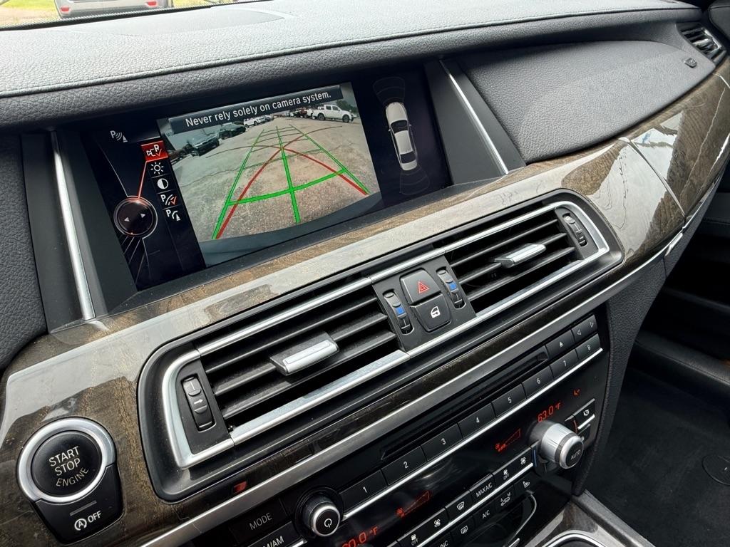 BMW 7 Series 4dr Sdn 740Li RWD 2015
