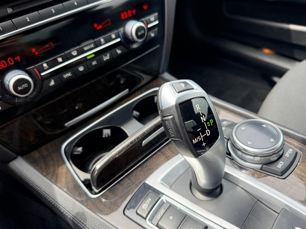 BMW 7 Series 4dr Sdn 740Li RWD 2015