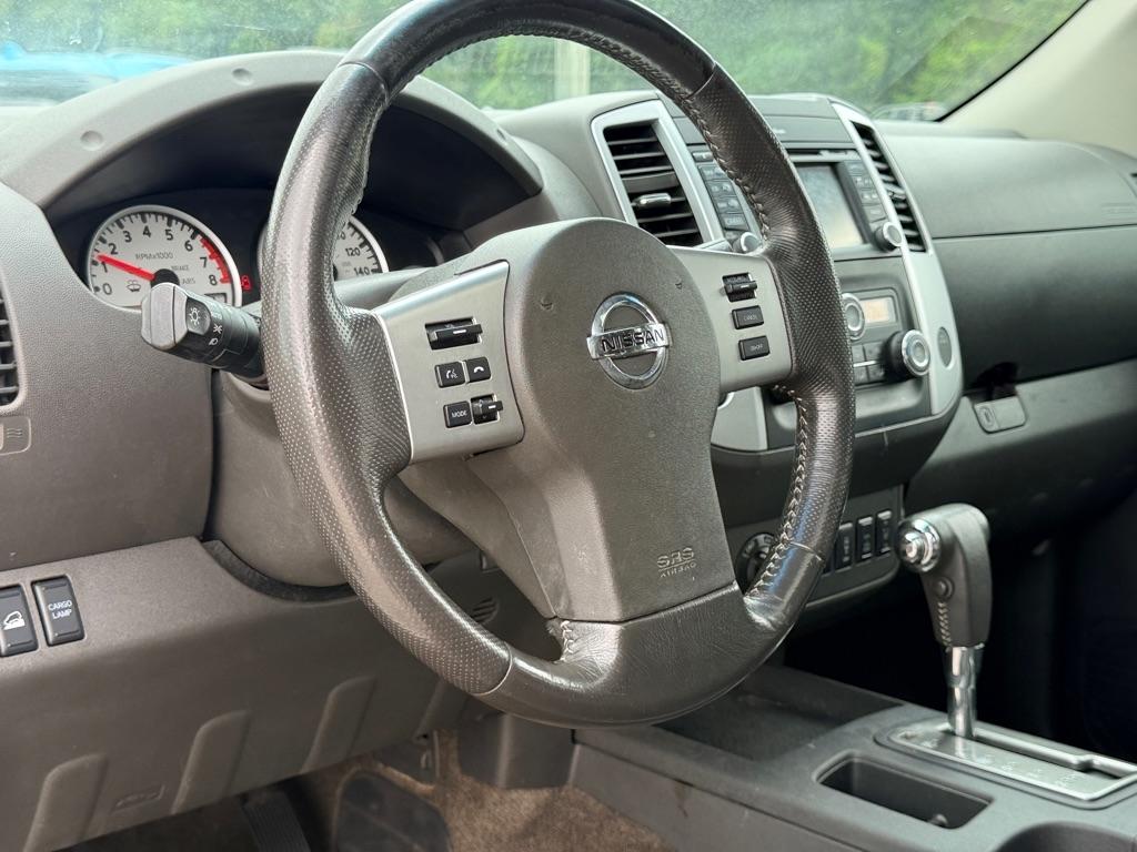 Nissan Frontier 4WD Crew Cab SWB Auto PRO-4X 2015