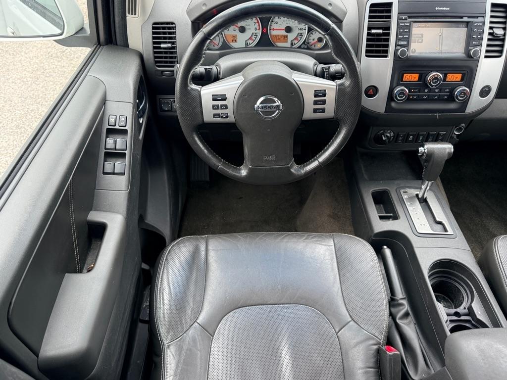 Nissan Frontier 4WD Crew Cab SWB Auto PRO-4X 2015