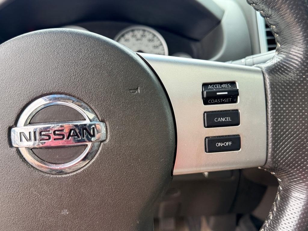 Nissan Frontier 4WD Crew Cab SWB Auto PRO-4X 2015