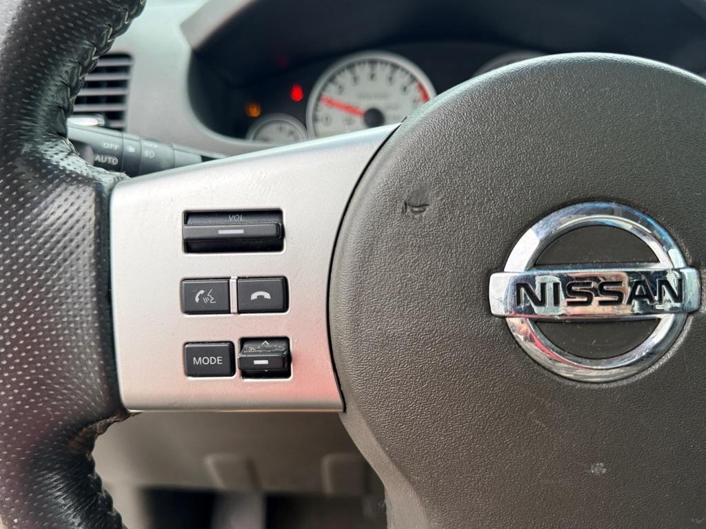 Nissan Frontier 4WD Crew Cab SWB Auto PRO-4X 2015