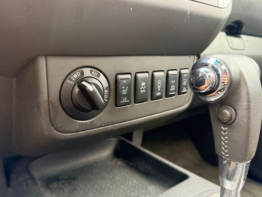 Nissan Frontier 4WD Crew Cab SWB Auto PRO-4X 2015