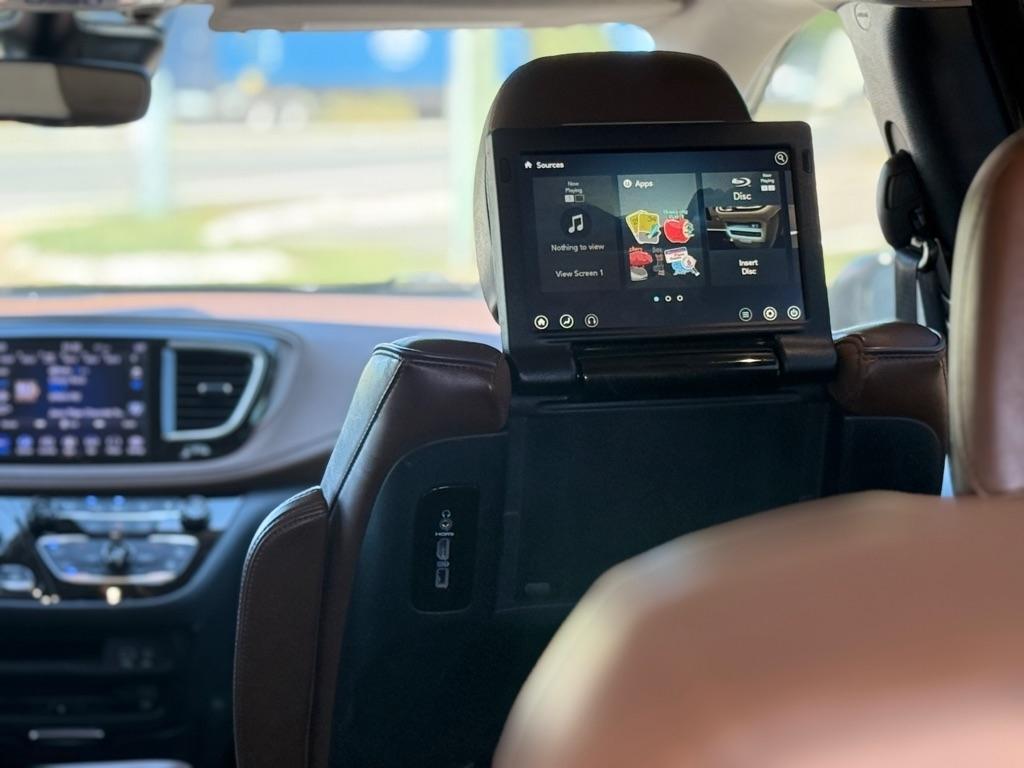 Chrysler Pacifica Limited FWD 2019
