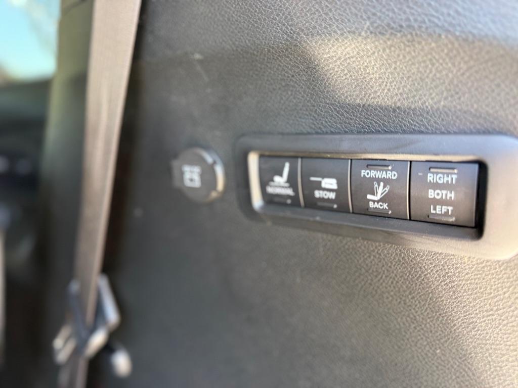 Chrysler Pacifica Limited FWD 2019