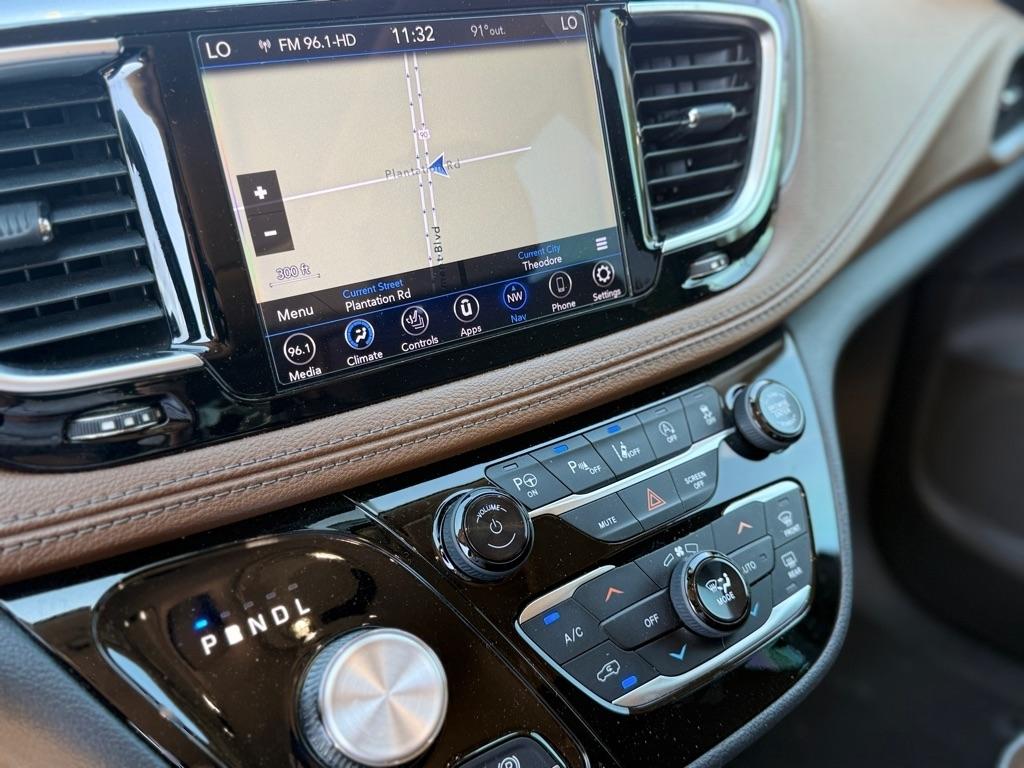 Chrysler Pacifica Limited FWD 2019