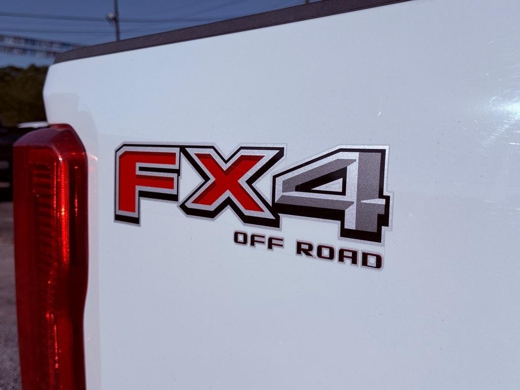 Ford Super Duty F-250 SRW King Ranch 4WD Crew Cab 8' Box 2025