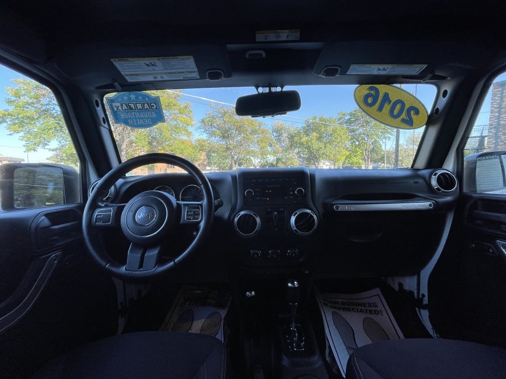 Jeep Wrangler Unlimited Sahara 4WD 2016 Jeep Wrangler Unlimited Sahara 4WD 2016