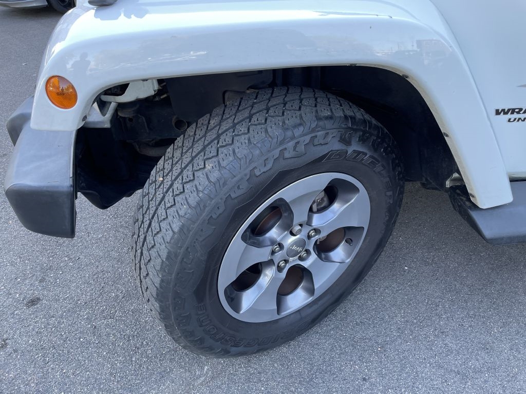 Jeep Wrangler Unlimited Sahara 4WD 2016 Jeep Wrangler Unlimited Sahara 4WD 2016