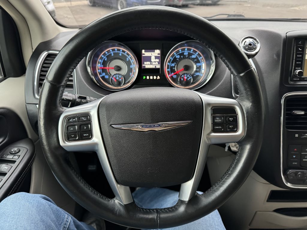 Chrysler Town & Country Touring 2013 Chrysler Town & Country Touring 2013