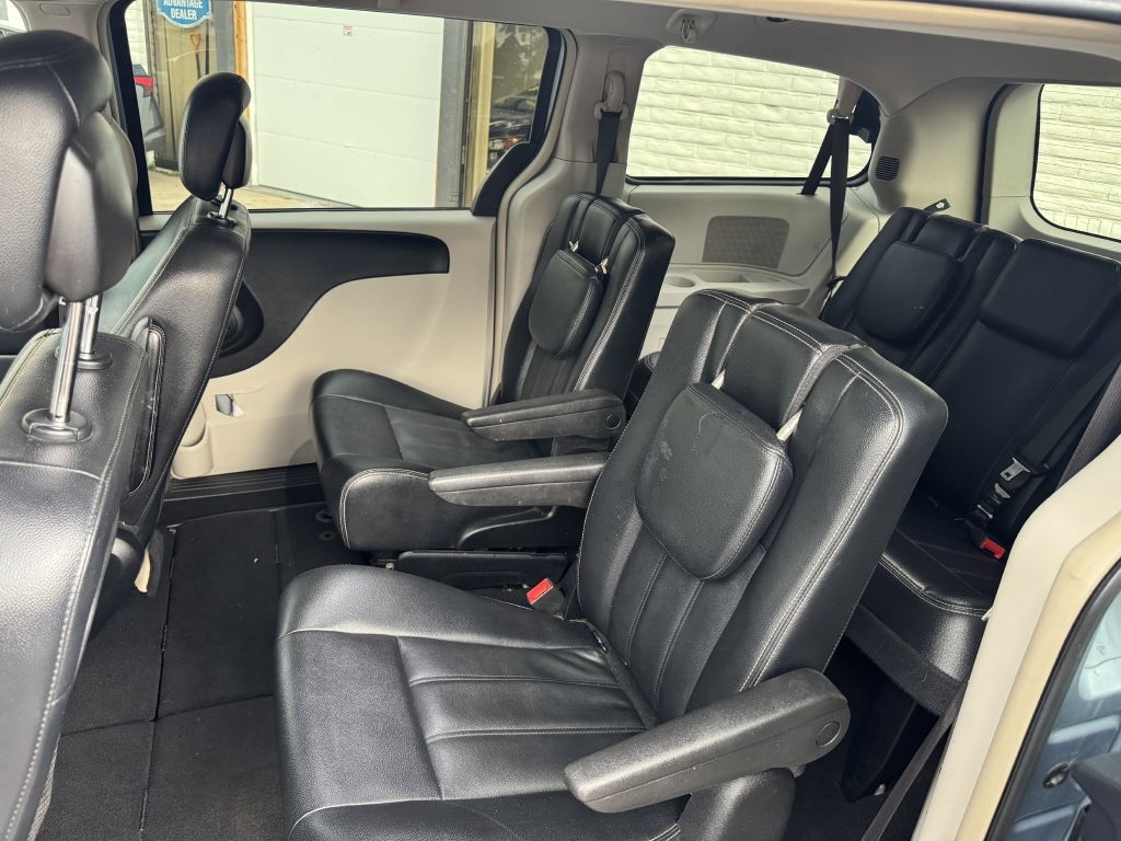 Chrysler Town & Country Touring 2016