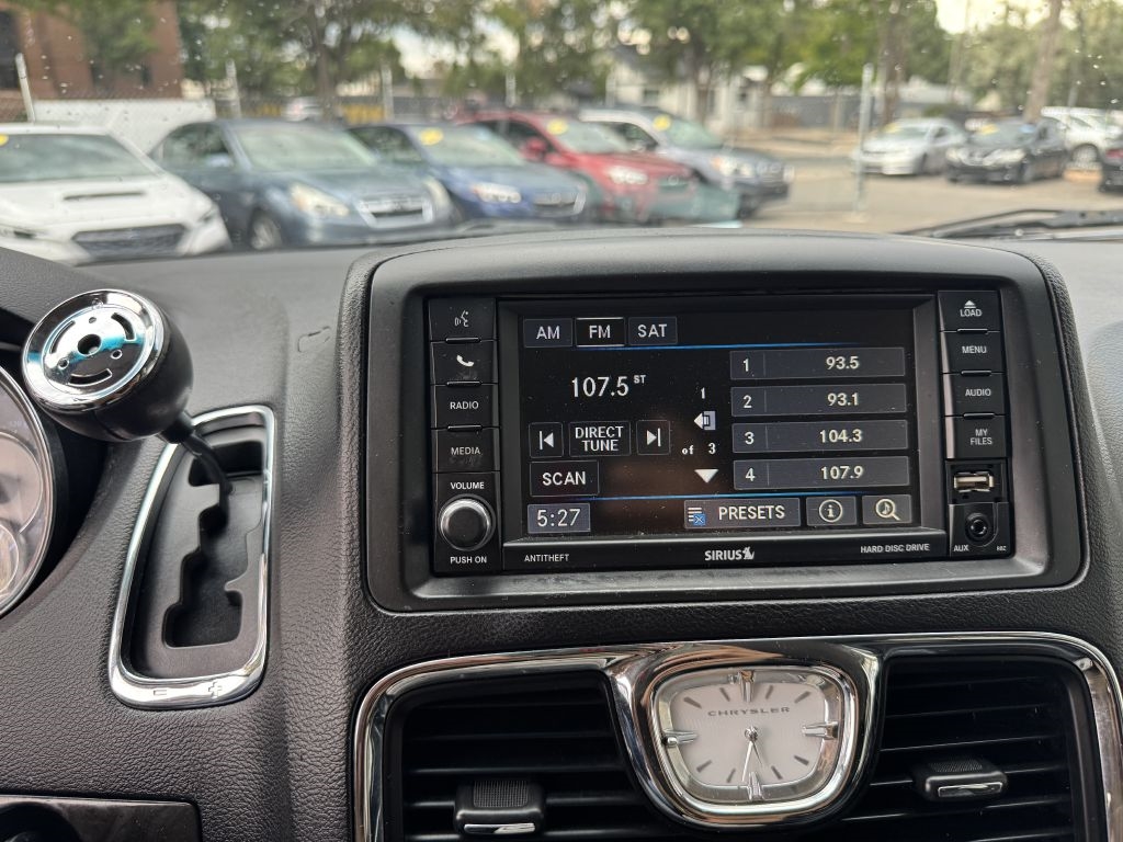 Chrysler Town & Country Touring 2016