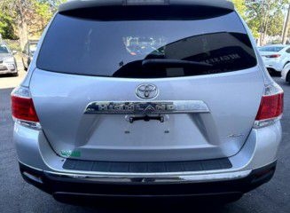 Toyota Highlander Base 4WD 2012 Toyota Highlander Base 4WD 2012