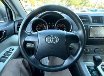 Toyota Highlander Base 4WD 2012 Toyota Highlander Base 4WD 2012