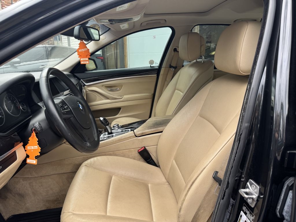 BMW 5-Series 528i 2012 BMW 5-Series 528i 2012