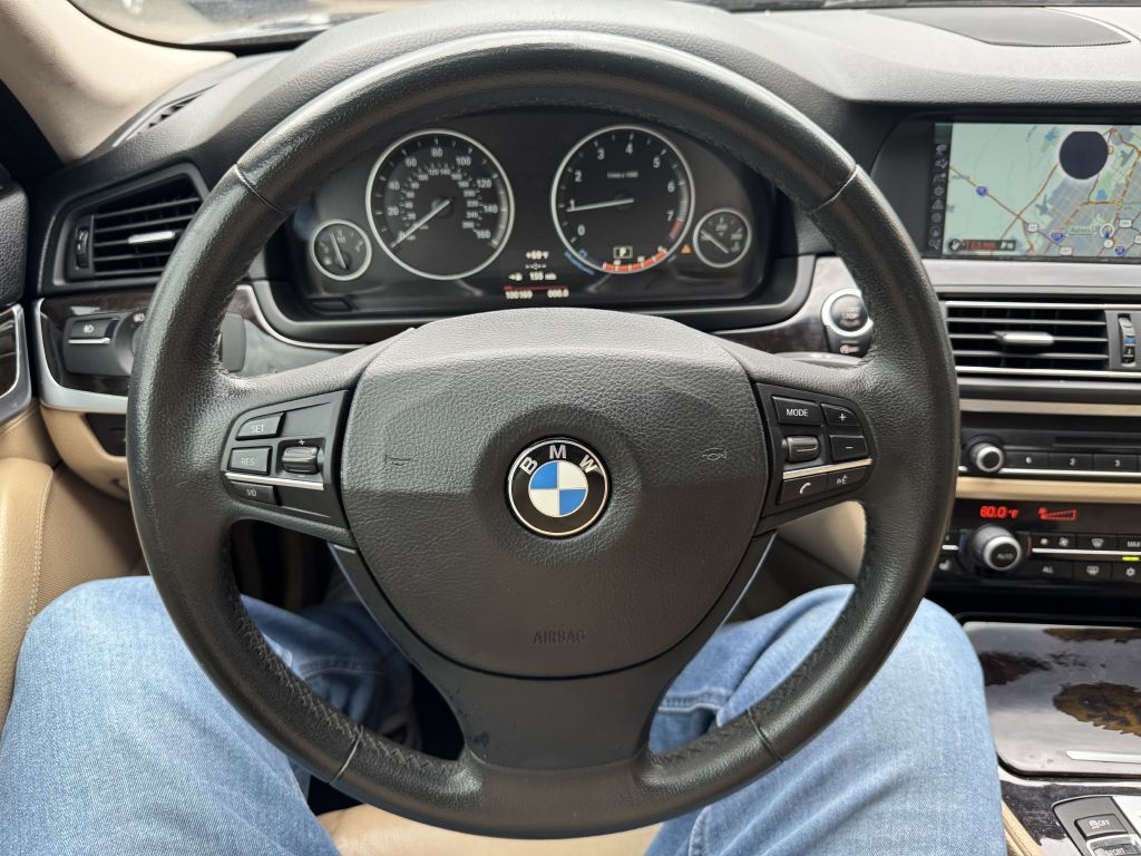 BMW 5-Series 528i 2012 BMW 5-Series 528i 2012