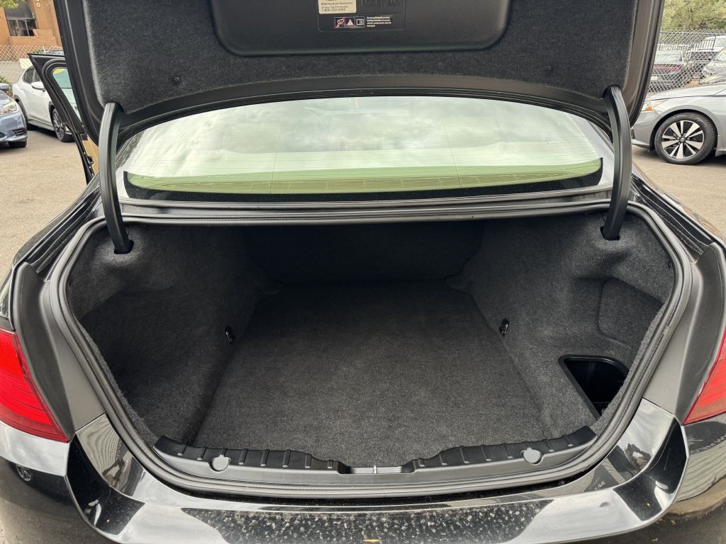 BMW 5-Series 528i 2012 BMW 5-Series 528i 2012