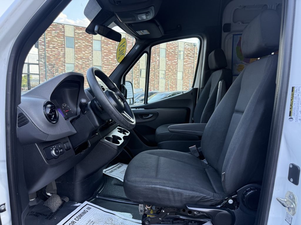 Mercedes-Benz Sprinter 2500 170-in. WB 2021 Mercedes-Benz Sprinter 2500 170-in. WB 2021