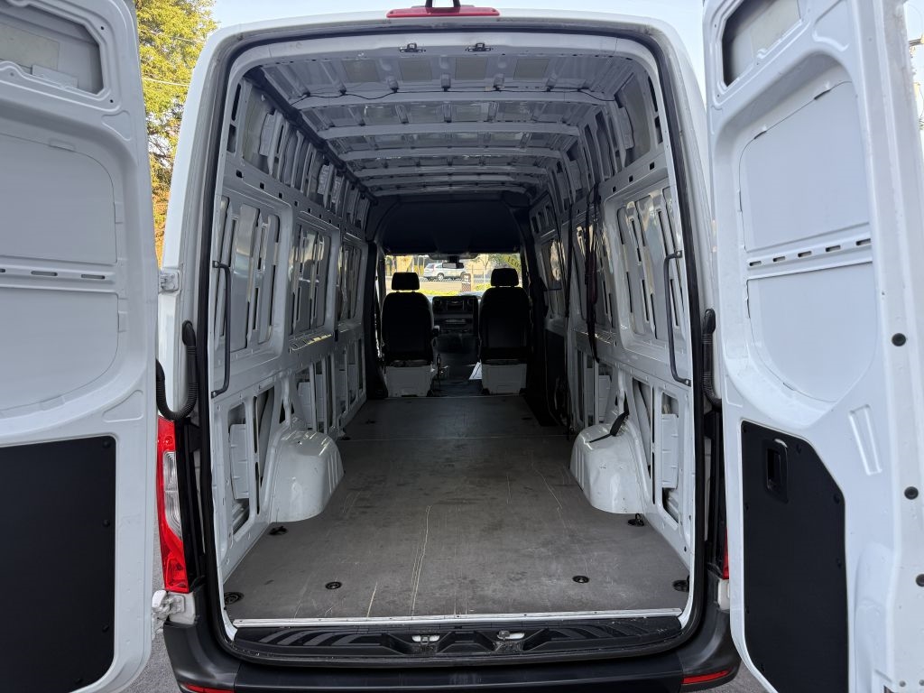 Mercedes-Benz Sprinter 2500 170-in. WB 2021 Mercedes-Benz Sprinter 2500 170-in. WB 2021