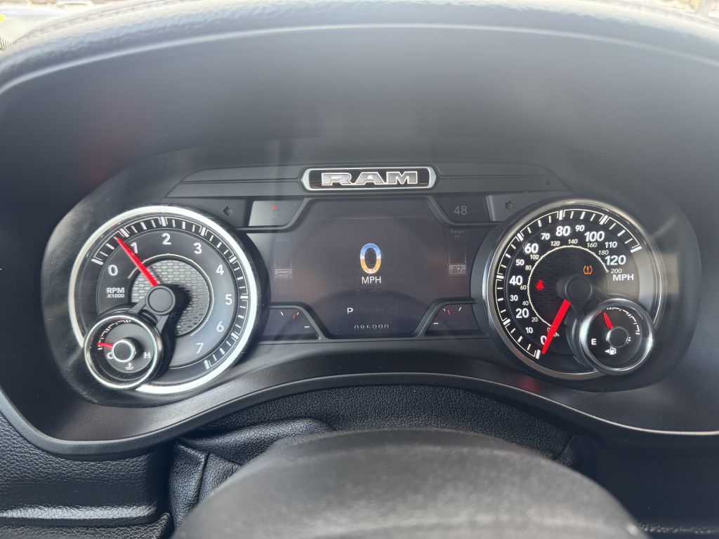 RAM 1500 Laramie Crew Cab SWB 4WD 2019