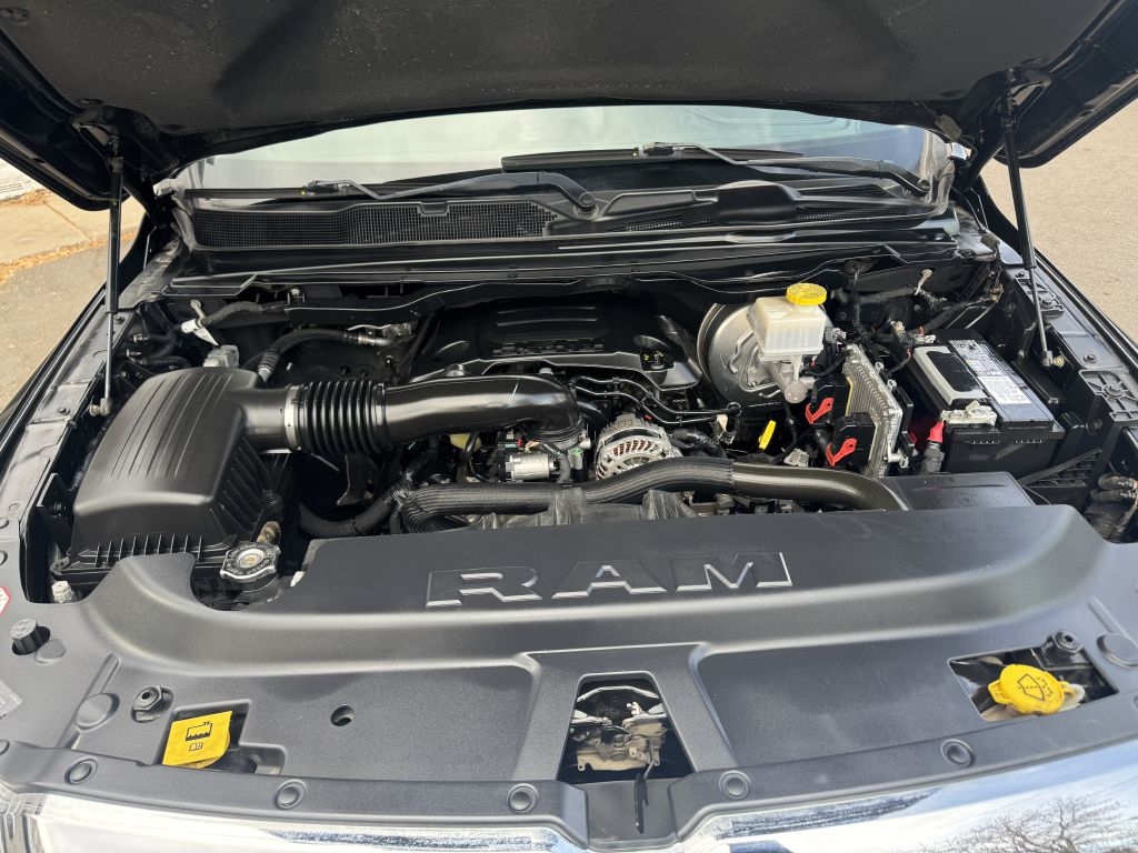 RAM 1500 Laramie Crew Cab SWB 4WD 2019