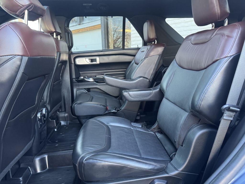 Ford Explorer Platinum AWD 2021