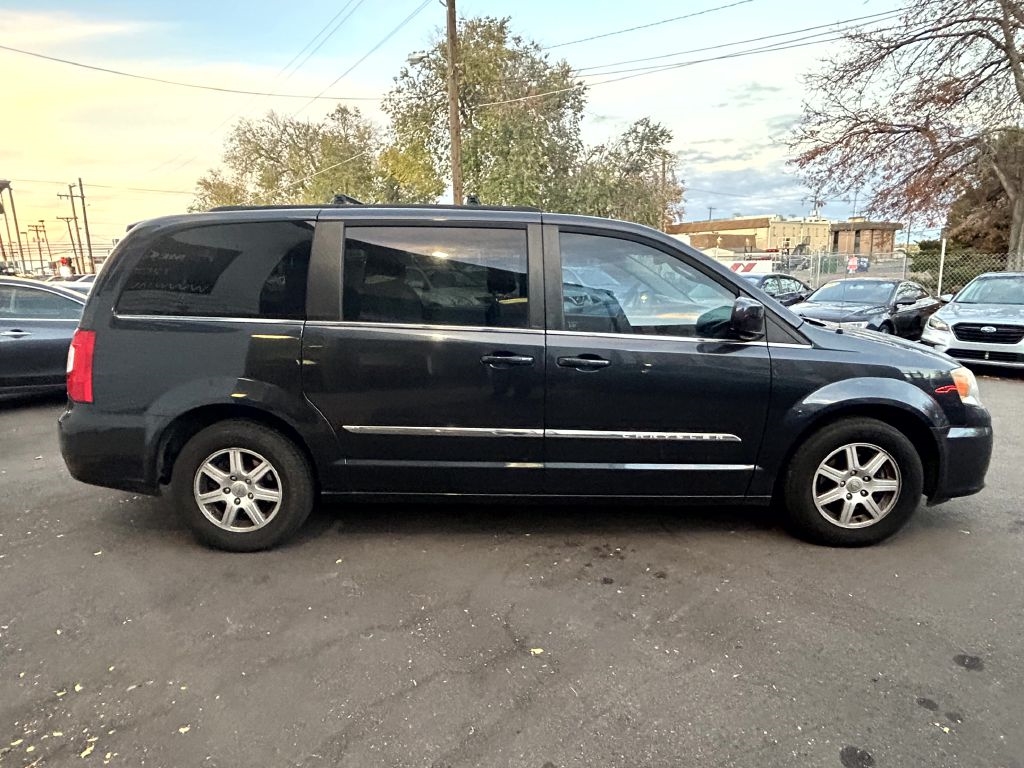 Chrysler Town & Country Touring 2013
