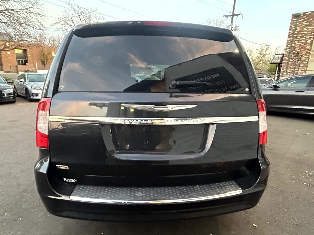 Chrysler Town & Country Touring 2013