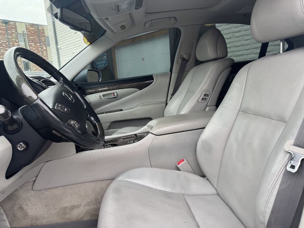 Lexus LS 460 Luxury Sedan 2012