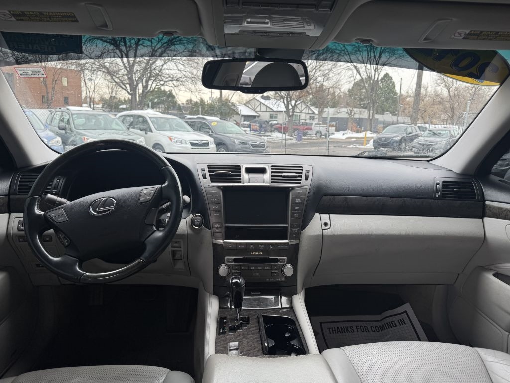 Lexus LS 460 Luxury Sedan 2012