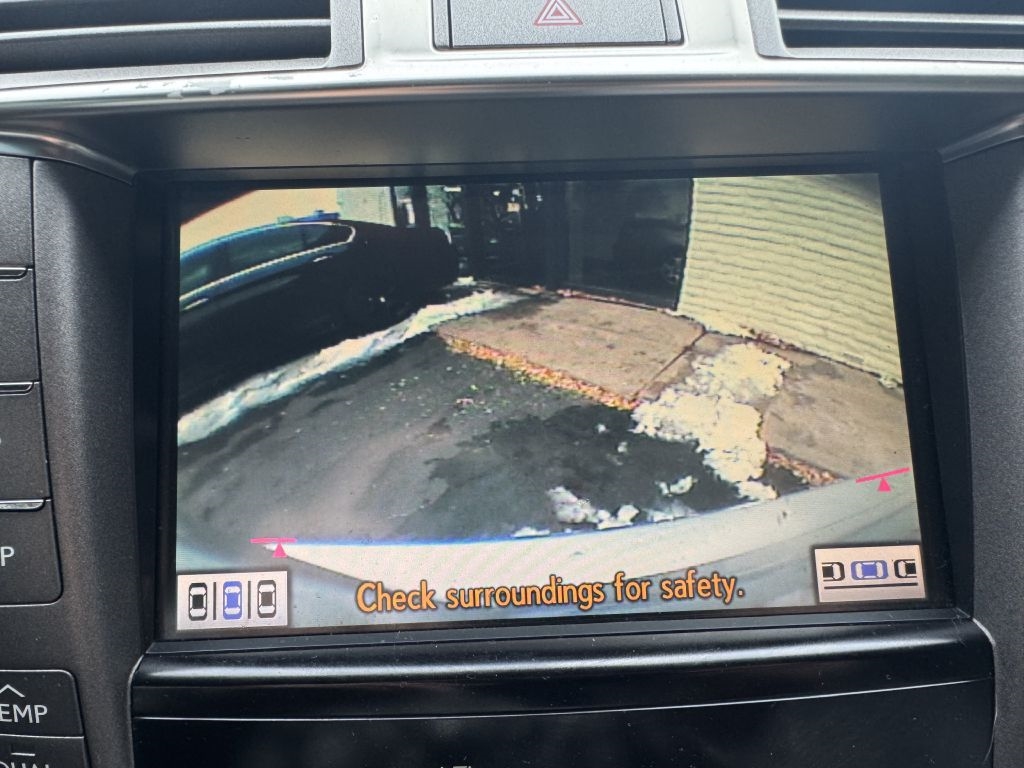 Lexus LS 460 Luxury Sedan 2012