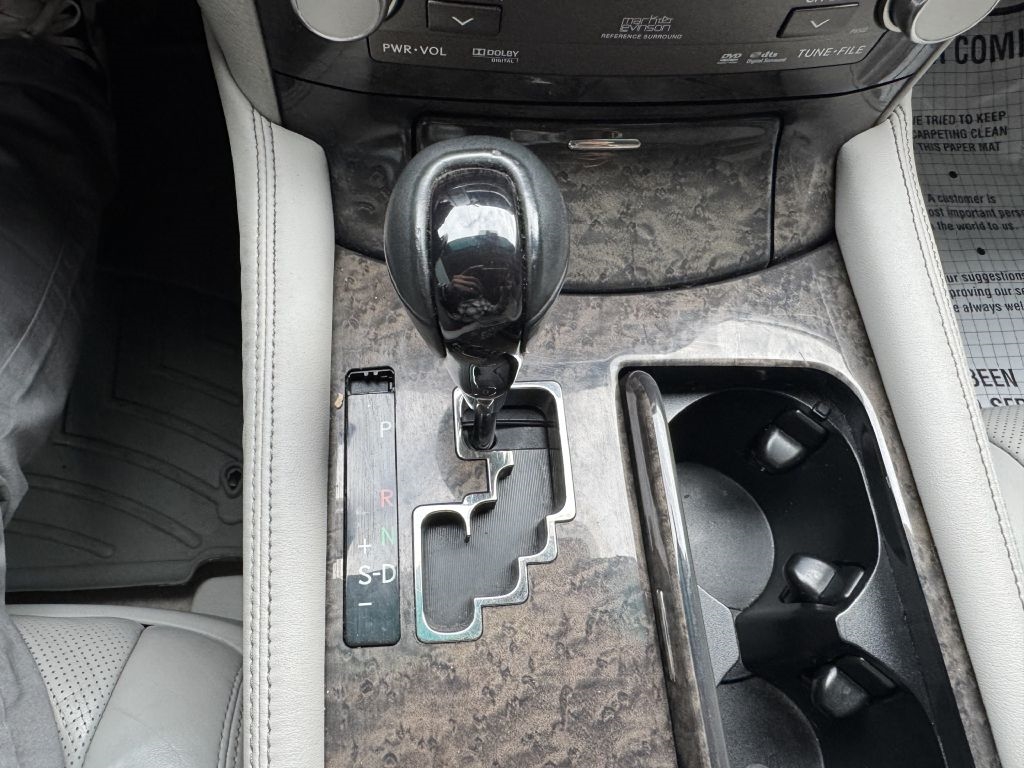 Lexus LS 460 Luxury Sedan 2012