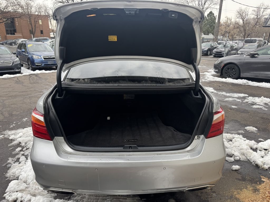 Lexus LS 460 Luxury Sedan 2012