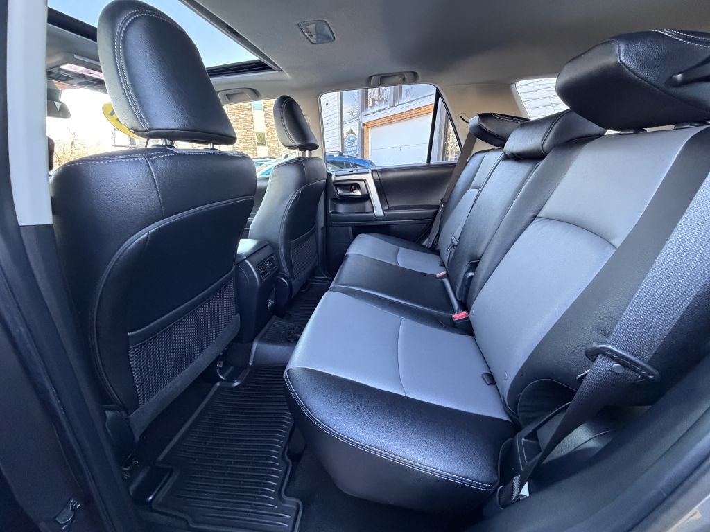 Toyota 4Runner SR5 Premium 4WD 2021