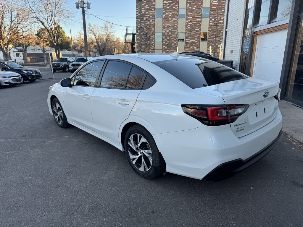 Subaru Legacy Premium 2025