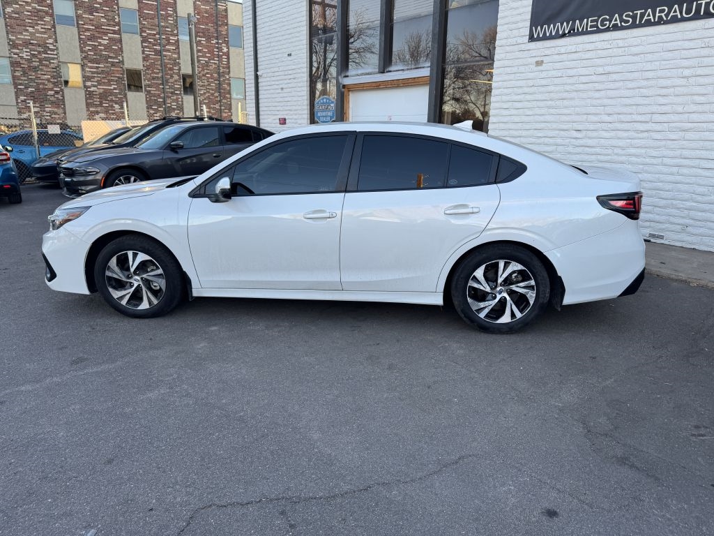 Subaru Legacy Premium 2025